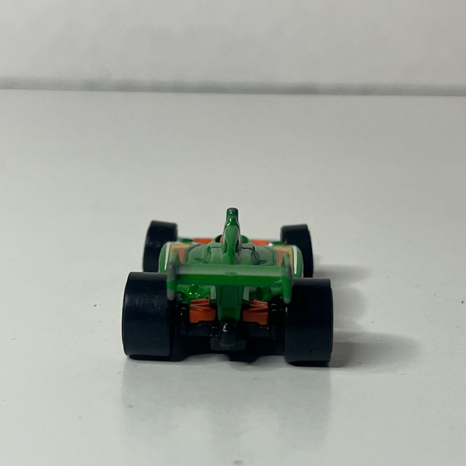 Hot Wheels Indy 500 Oval Green Diecast Formula 1 Race Car 3