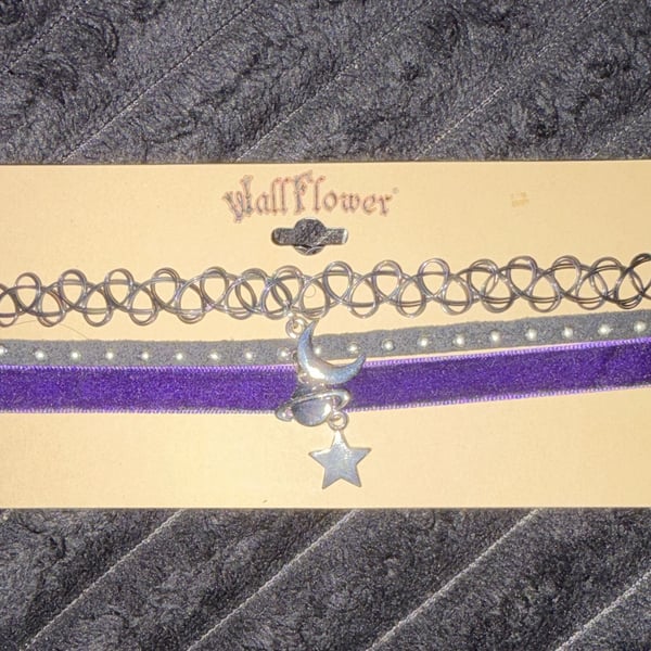 Wallflower Choker Necklace Set with Silver Moon Star Planet Charm and Velvet