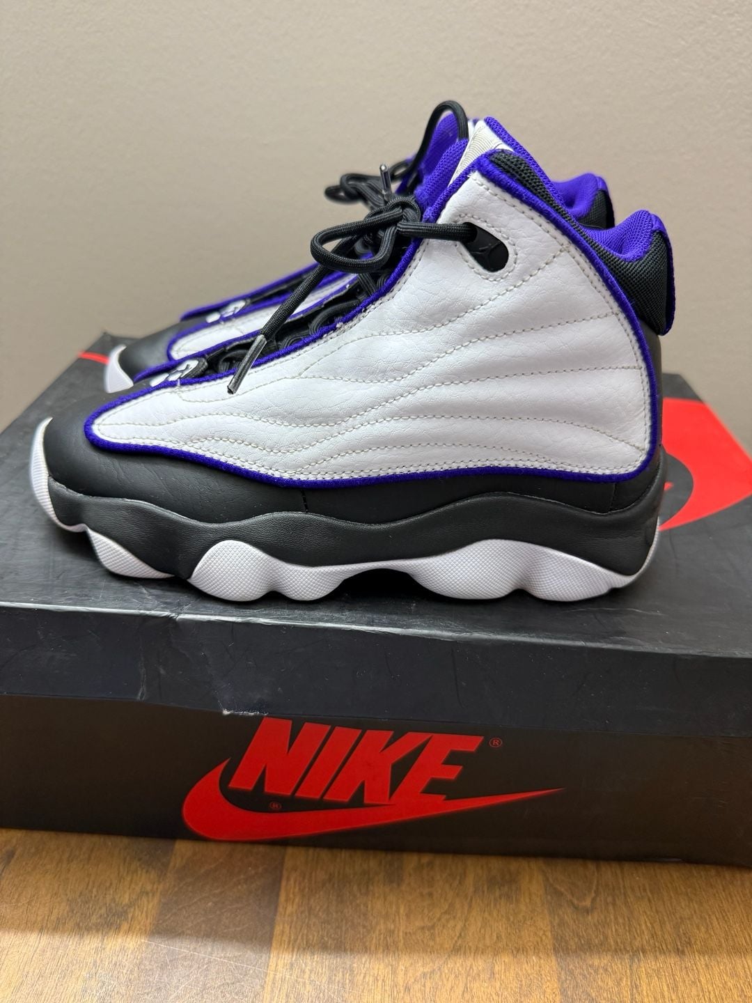 Jordan Pro Strong GS Electro Purple White Black Size 3.5Y 2