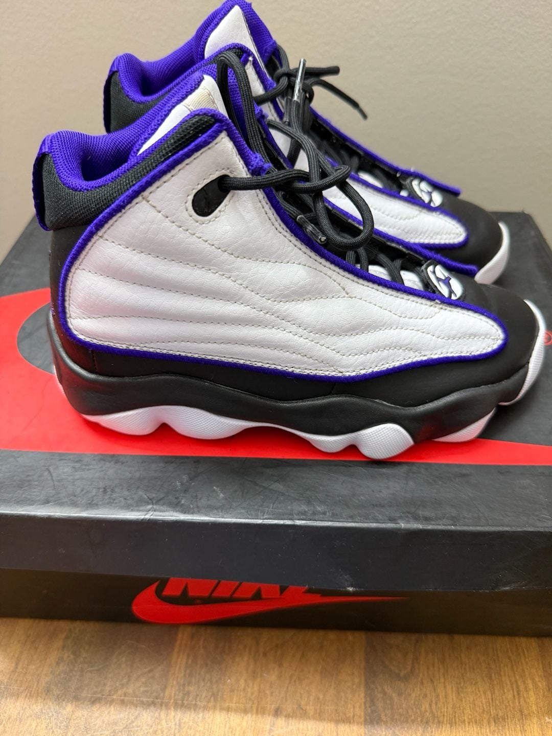 Jordan Pro Strong GS Electro Purple White Black Size 3.5Y 4
