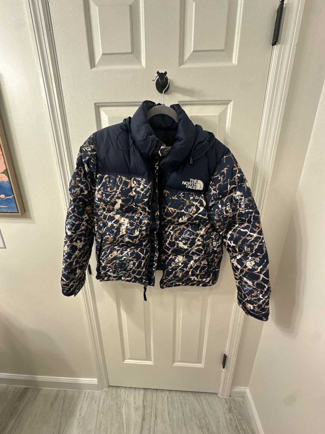 The North Face 1996 Retro Nuptse Jacket Size M Abstract Print Navy Blue 2