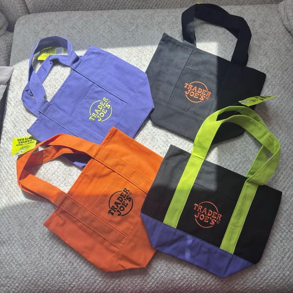 Trader Joe's Trick-Or-Treat Canvas Tote Bag Set of 4