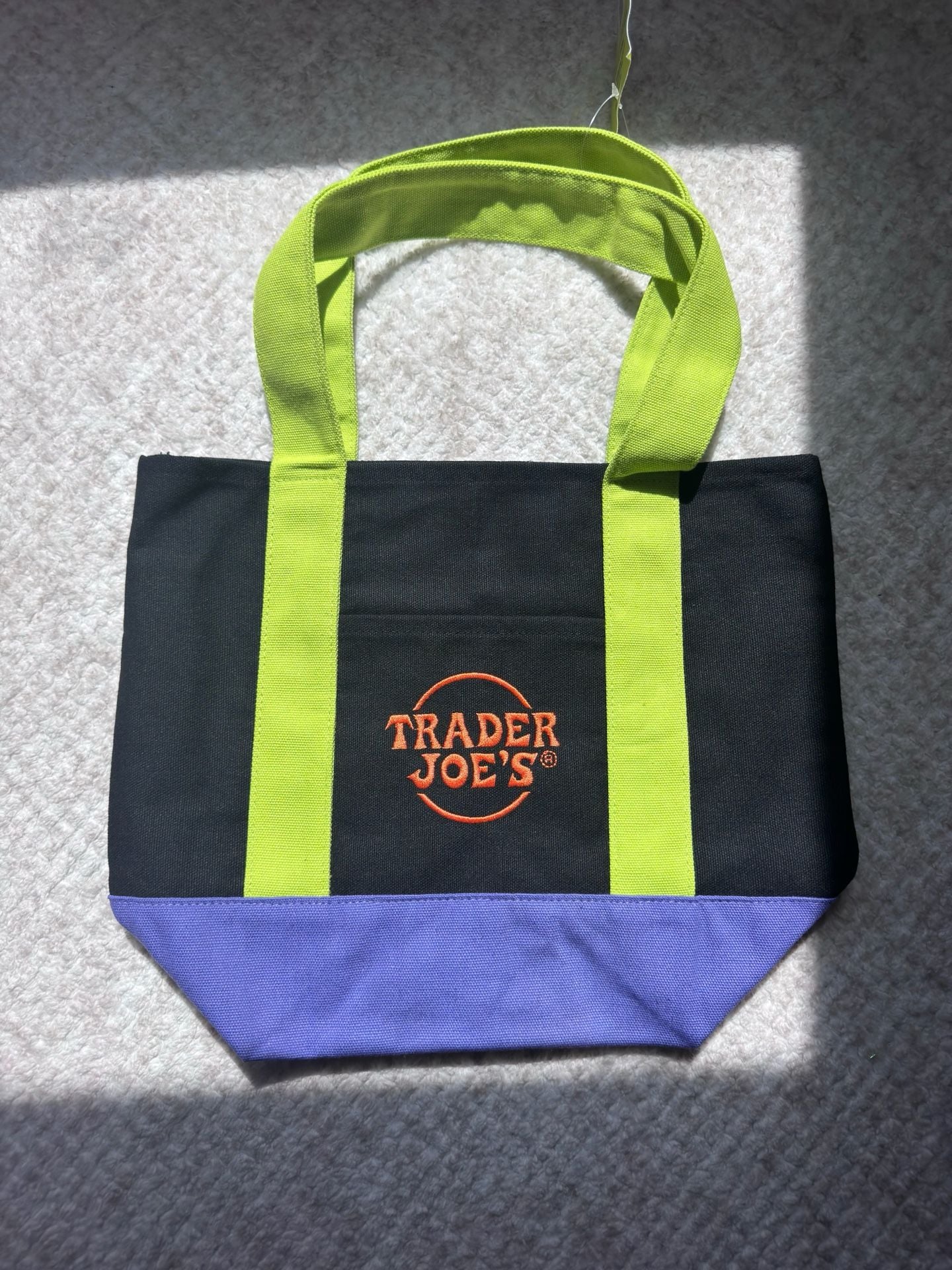 Trader Joe's Trick-Or-Treat Canvas Tote Bag Set of 4 2