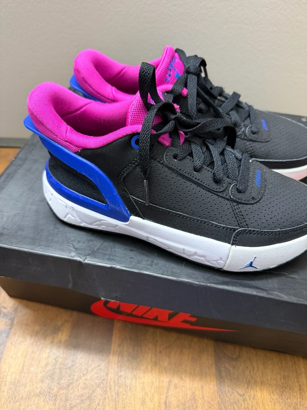 Jordan Day 1 EO Black Pink Blue Youth Basketball Shoes 4
