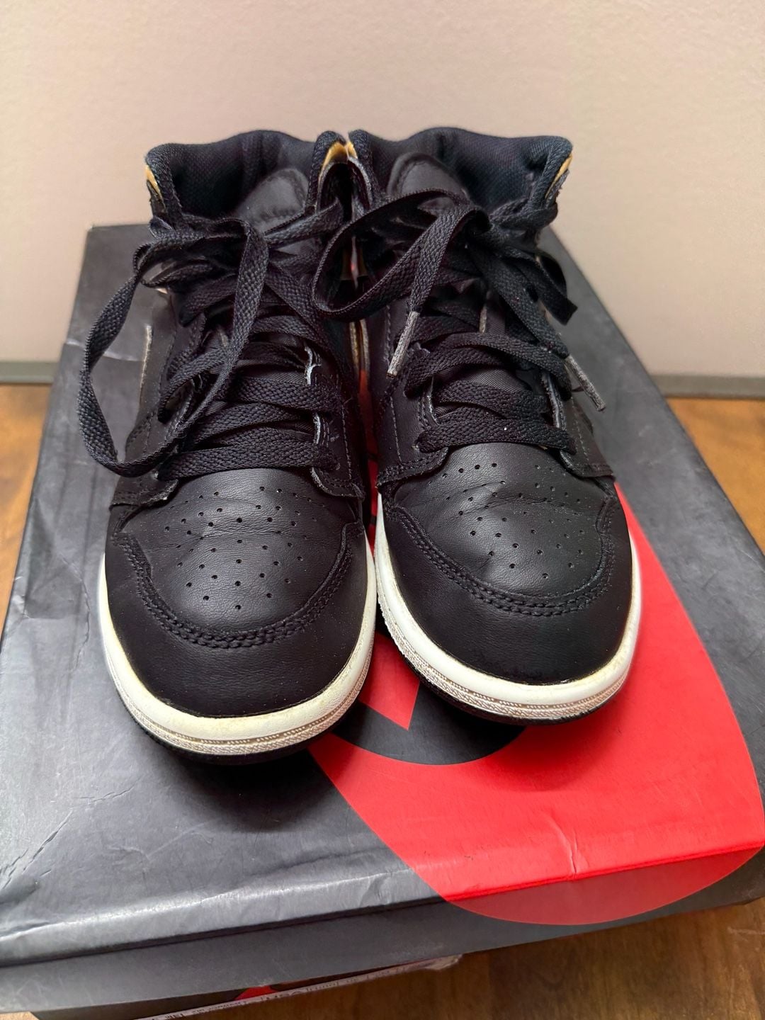 Nike Air Jordan 1 Mid Black Metallic Gold Youth Shoes 3