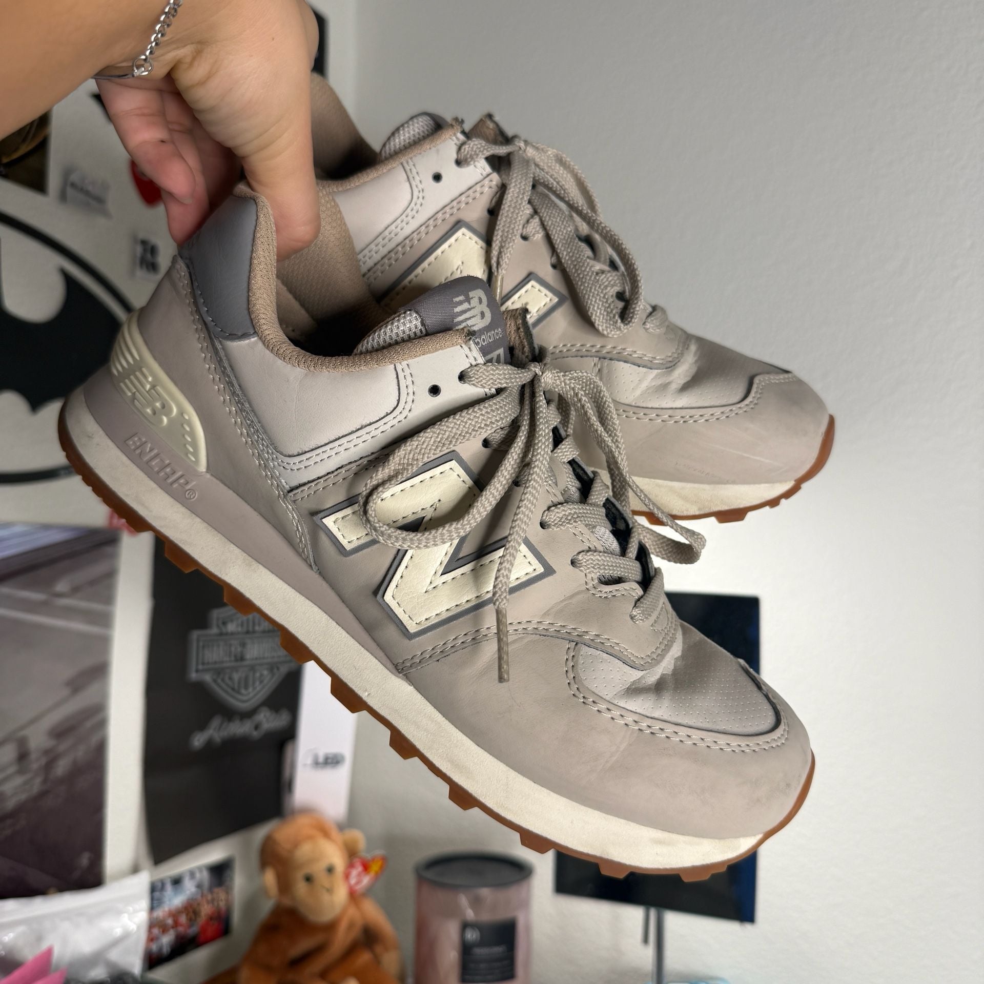 New Balance 574 Timberwolf Angora Size 7.5 Sneakers 2