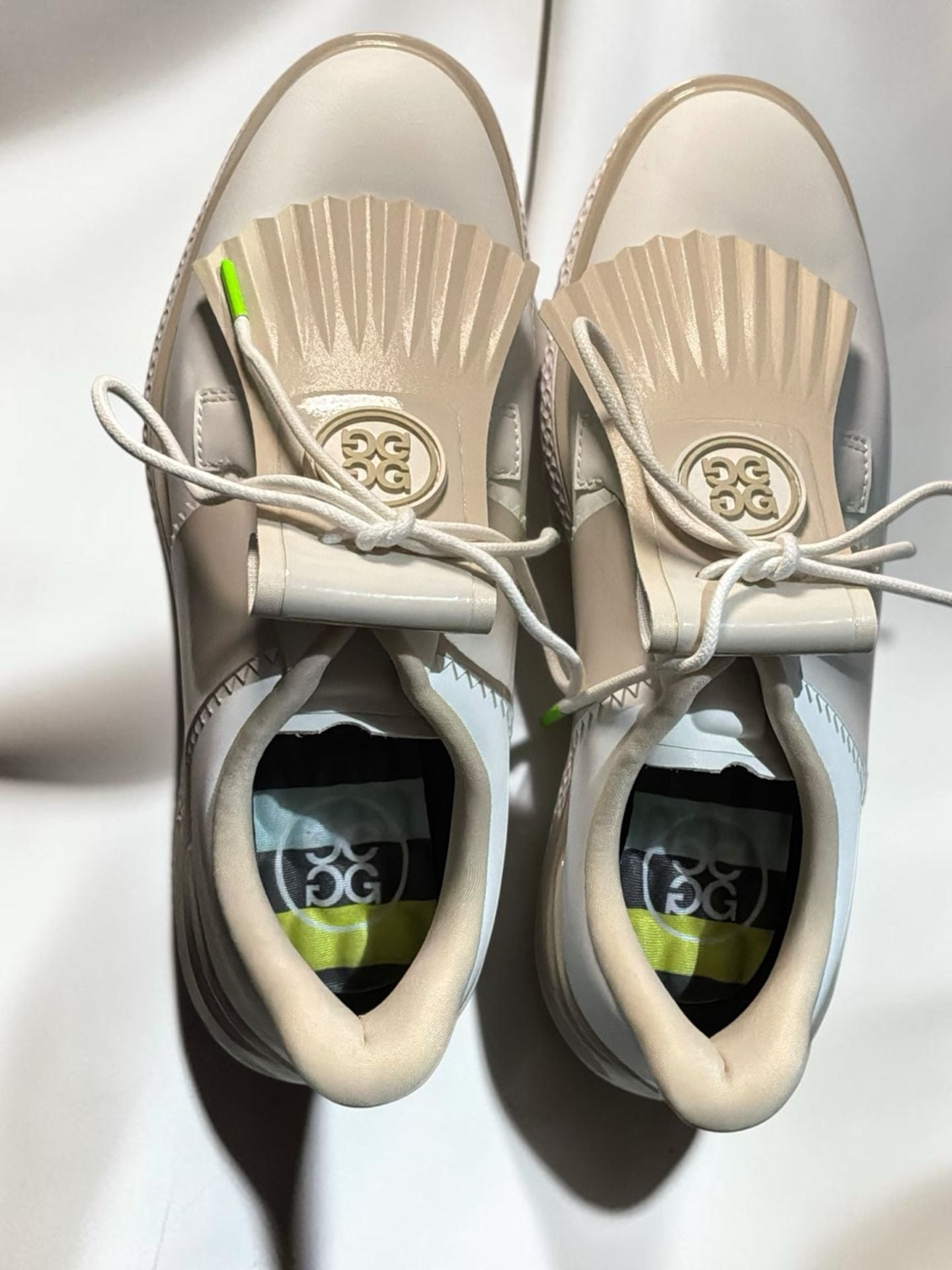 New without box! G/Fore Gallivan2r Side Stripe Kiltie Golf Shoes Stone White 9