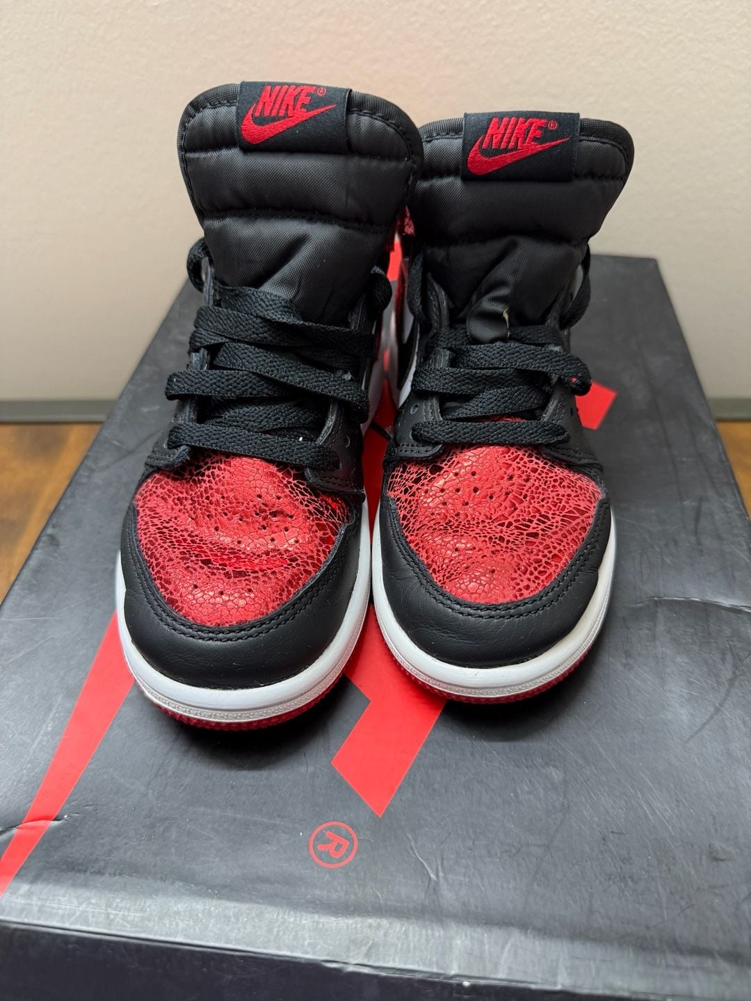 Jordan 1 Retro High OG Varsity Red 3