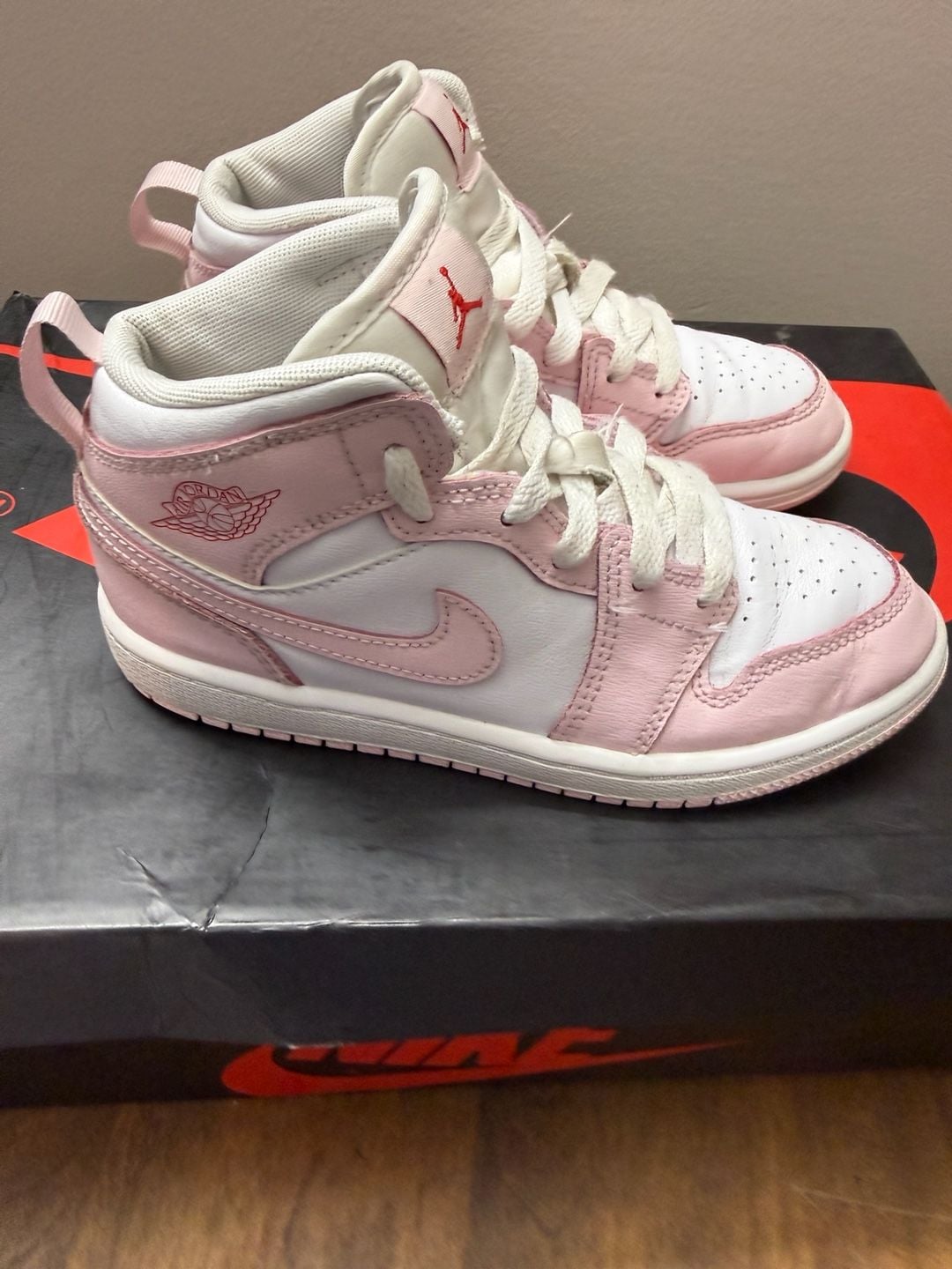 Nike Jordan 1 Mid Pink Foam White Fire Red Little Kids Shoes 4