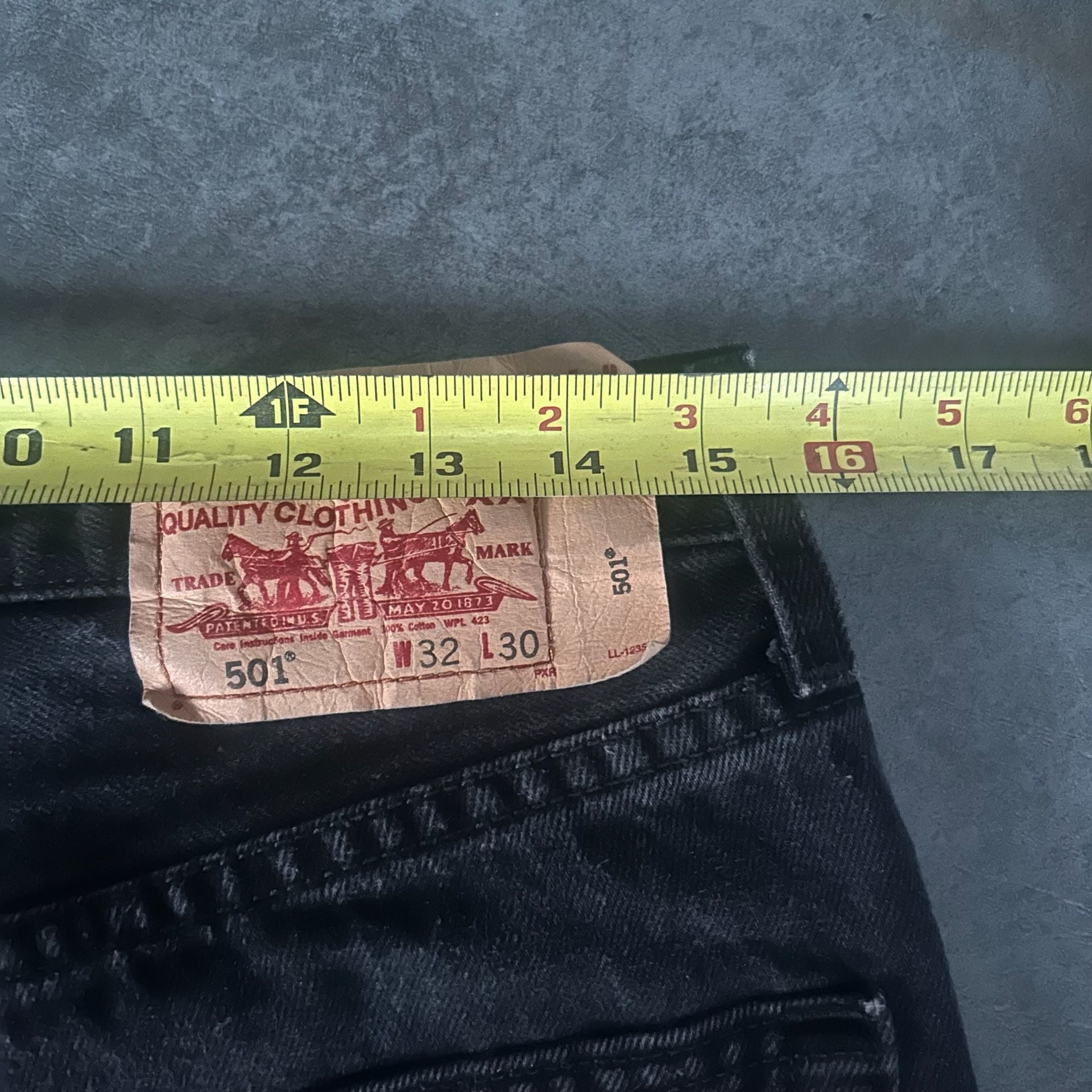 Vintage Levi's 501 Jeans Black Y2K Baggy 7