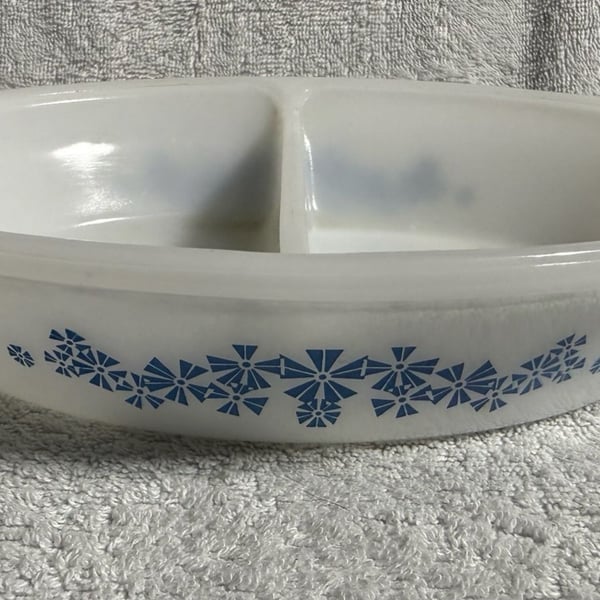 Glasbake Blue Pinwheel J239 Divided Dish