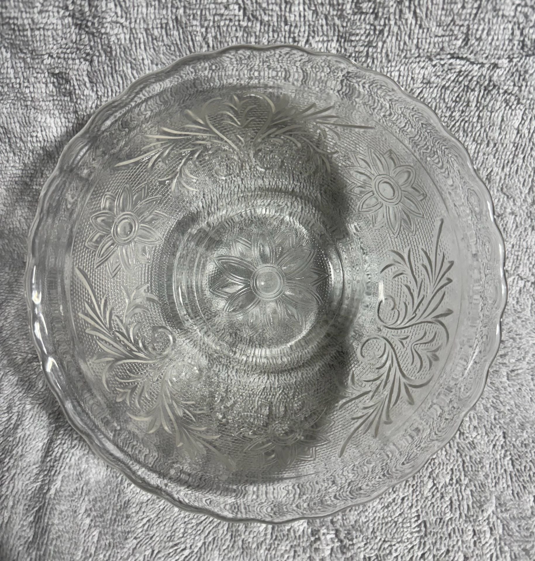 Anchor Hocking Sandwich Glass Bowl Size 6.25 1