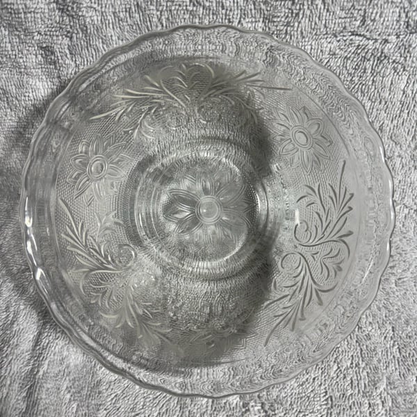 Anchor Hocking Sandwich Glass Bowl Size 6.25
