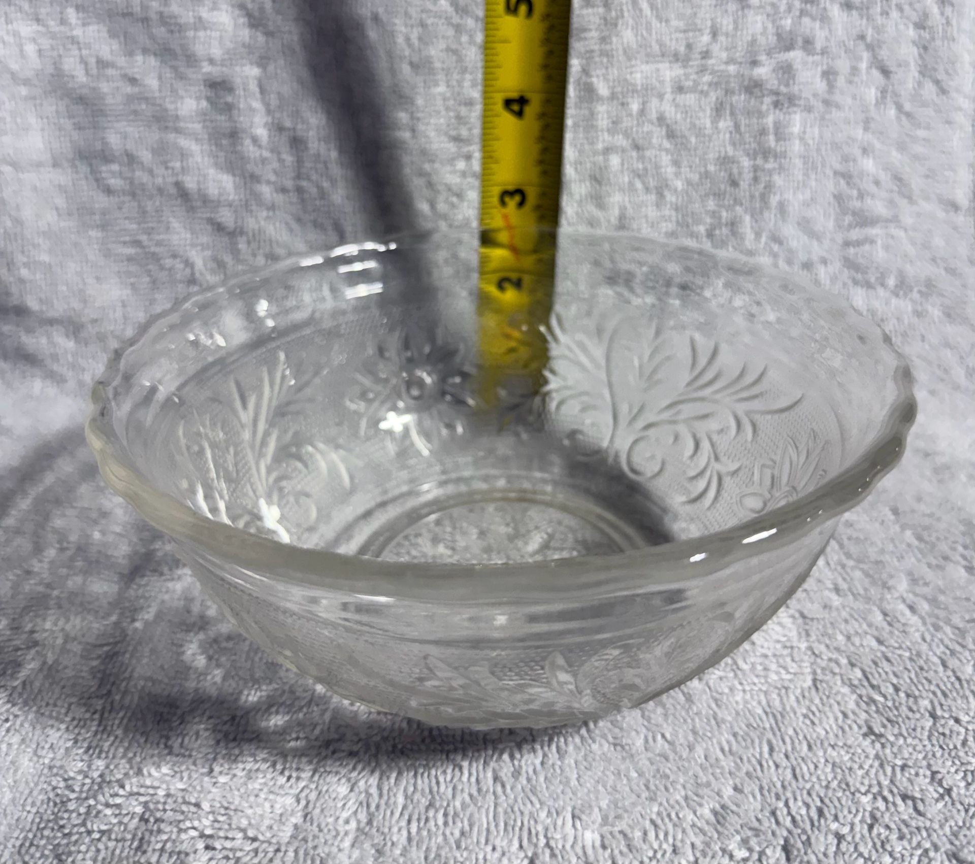 Anchor Hocking Sandwich Glass Bowl Size 6.25 3