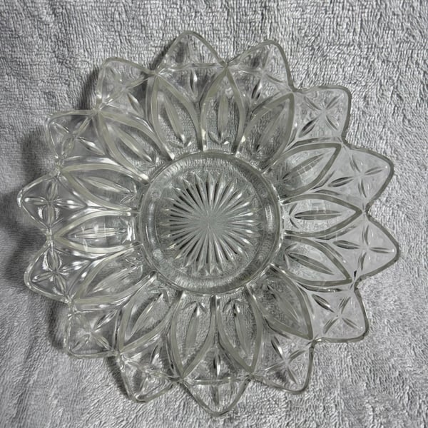 Federal Glass Petal Pattern Bowl 8.5 Inch