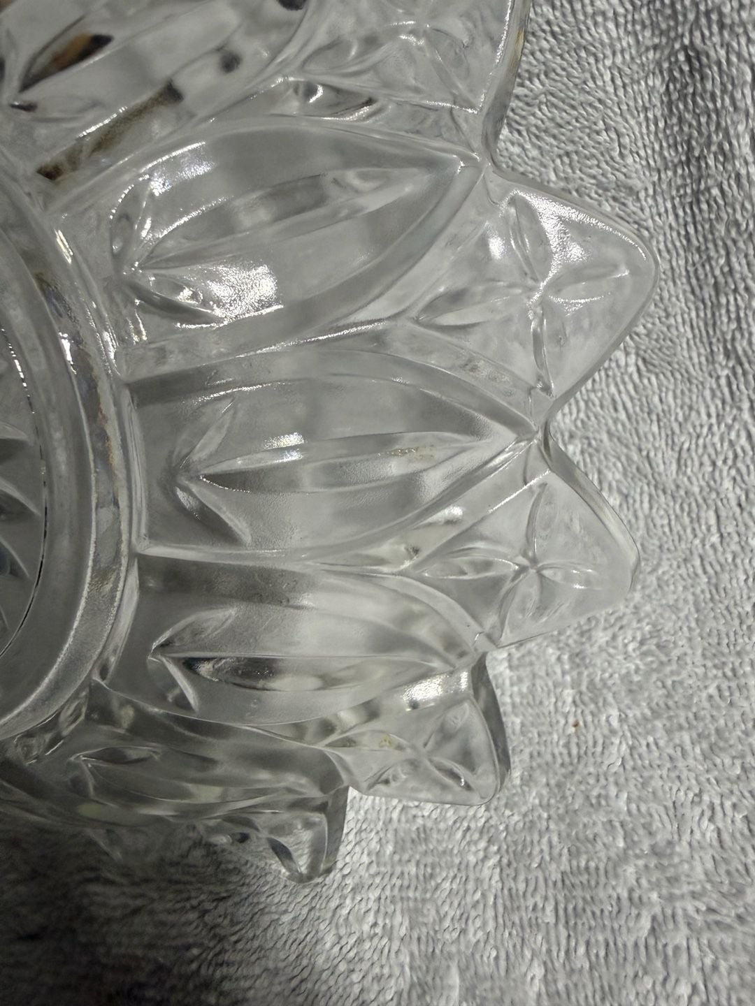 Federal Glass Petal Pattern Bowl 8.5 Inch 8