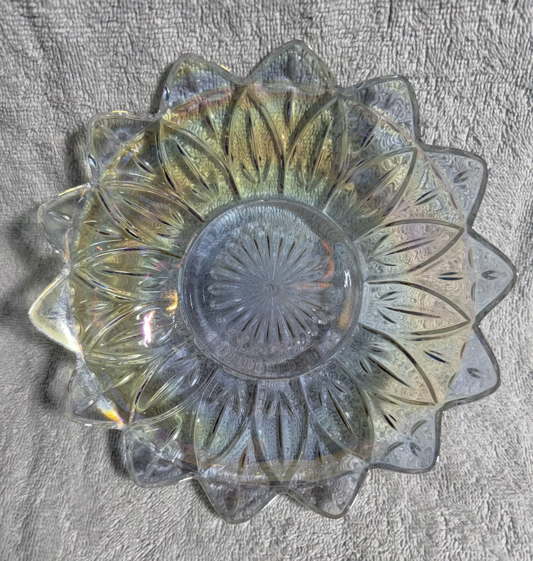 Federal Glass Petal 8 Inch Iridescent Bowl 4