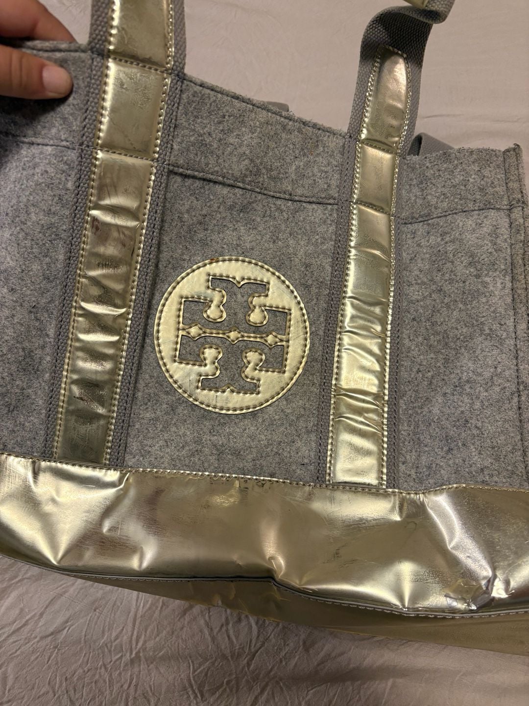 Tory Burch Metallic Vinyl-Trimmed Felt Tote Bag - Grey 3