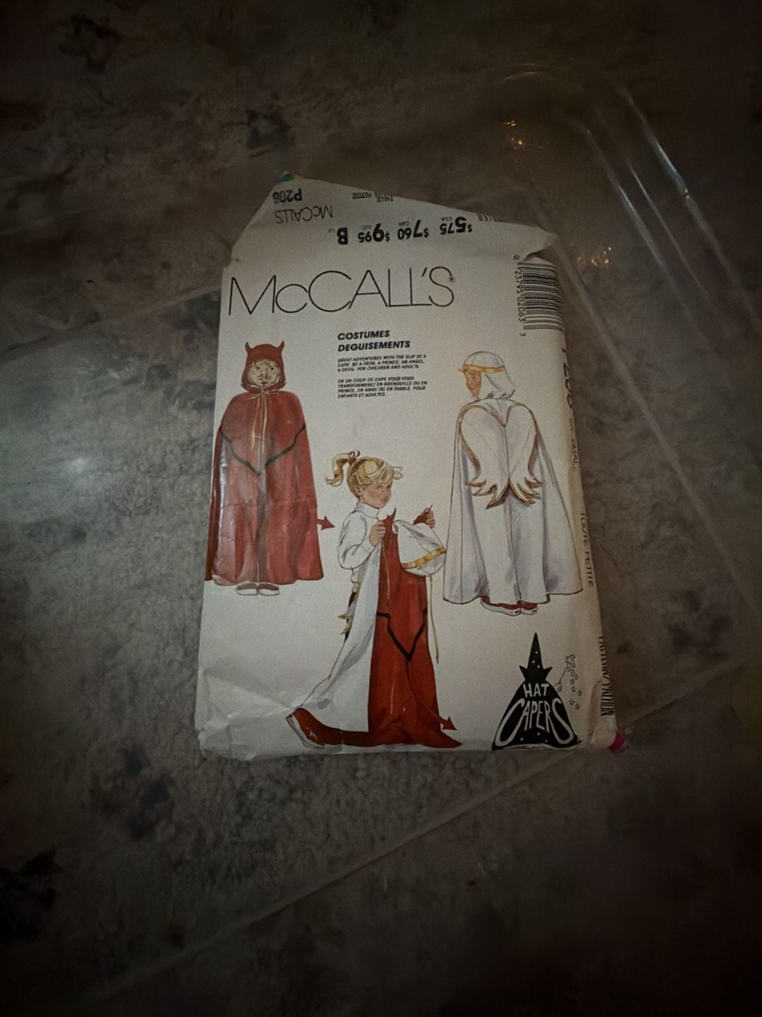 McCall's Sewing Pattern 7206 Costume Cape Size Small 1