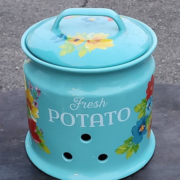 The Pioneer Woman Breezy Blossoms 9.5-Inch Potato Keeper Teal Stoneware
