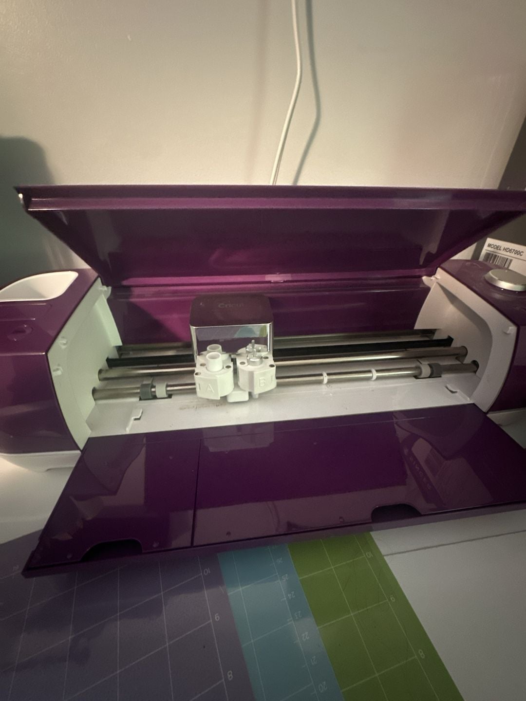 Cricut Explore Air 2 Purple Cutting Machine with Mats and Vinyl Rollers 9