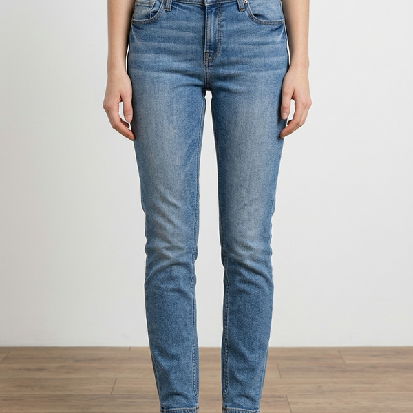 Vigoss Thompson Tomboy Jeans Size 28 Blue Denim Slim Straight Leg