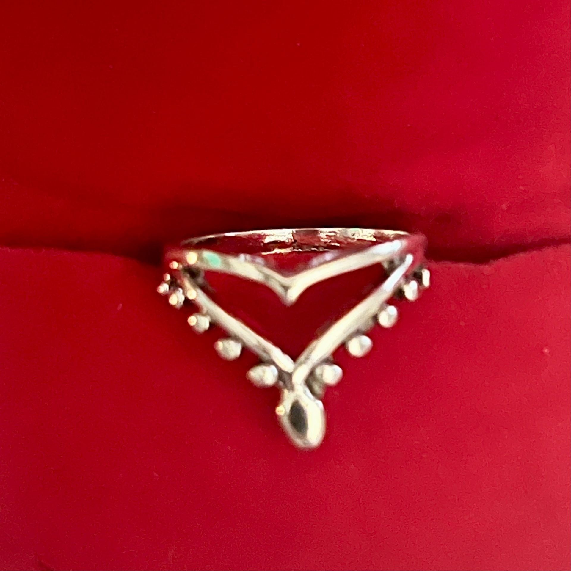 Double Dotted Chevron V Ring Titanium Steel Silver Size 5 4