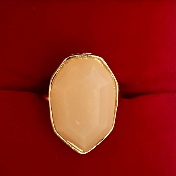  Gold Peach Stone Angular Design Cocktail Ring Size 6