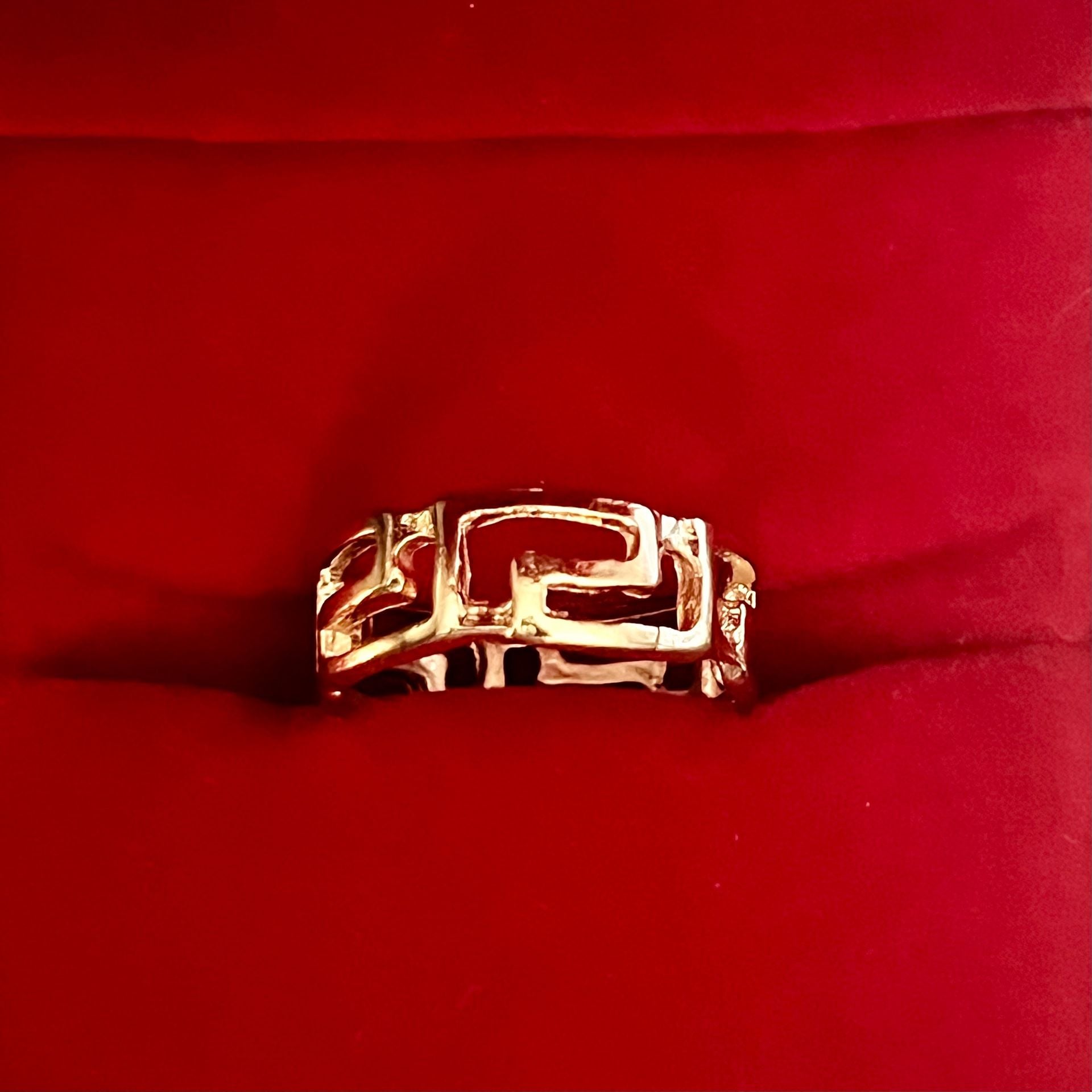 Greek Key Cutout Gold Band Ring Size 6 2