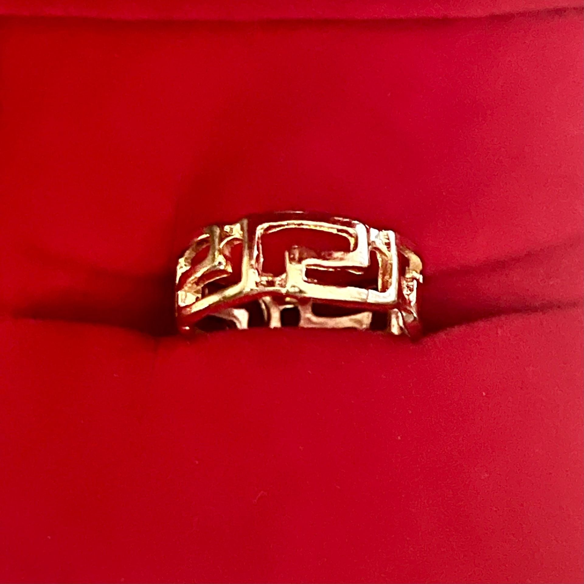 Greek Key Cutout Gold Band Ring Size 6 3