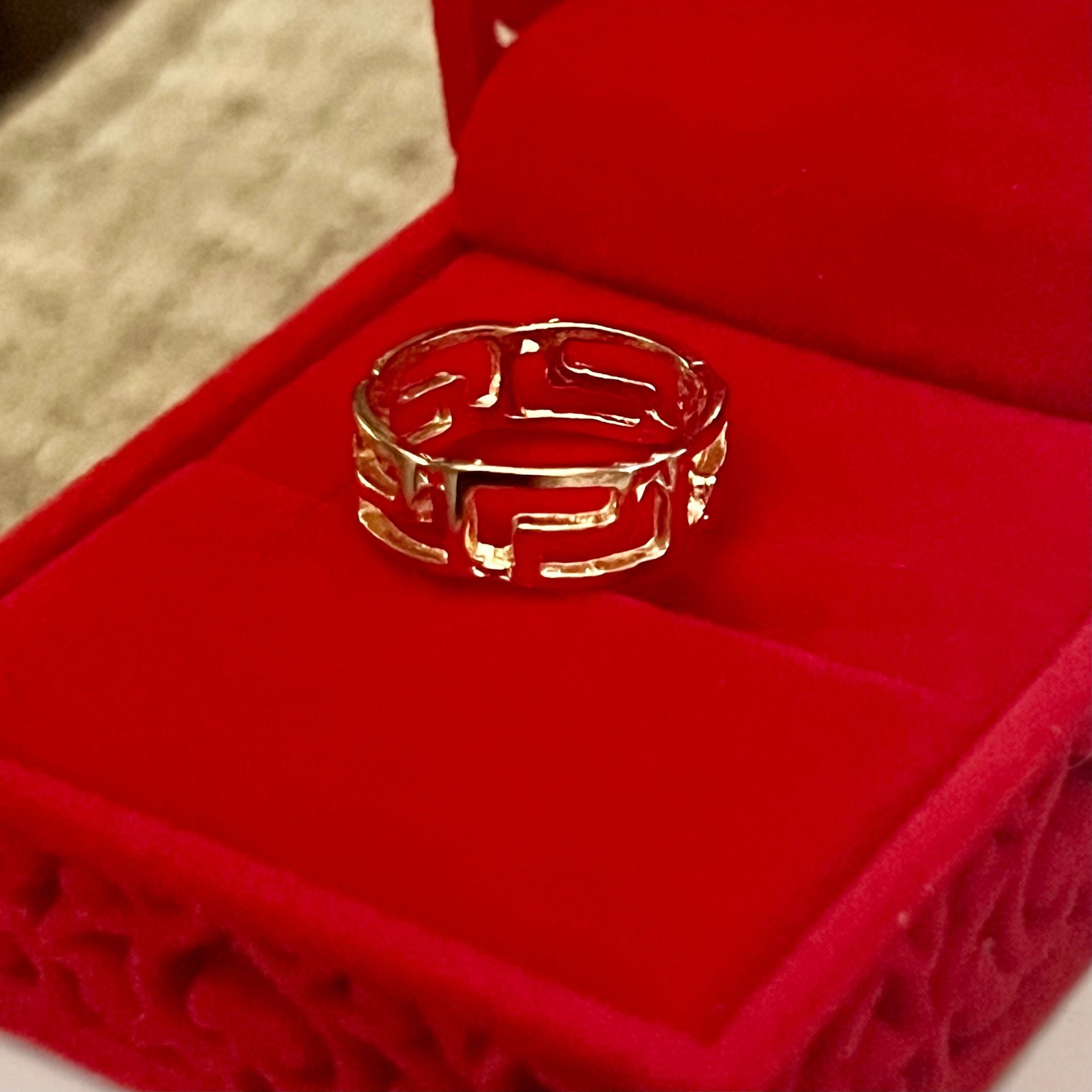 Greek Key Cutout Gold Band Ring Size 6 6
