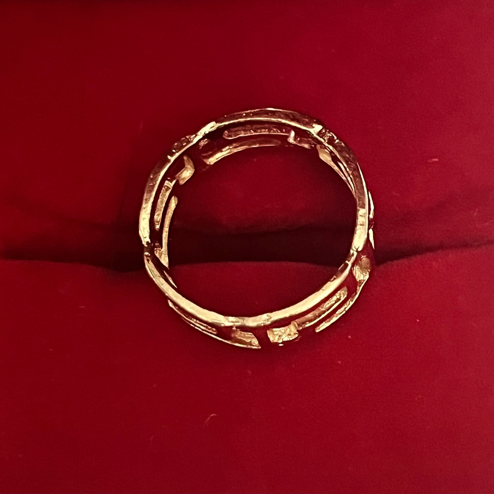 Greek Key Cutout Gold Band Ring Size 6 7