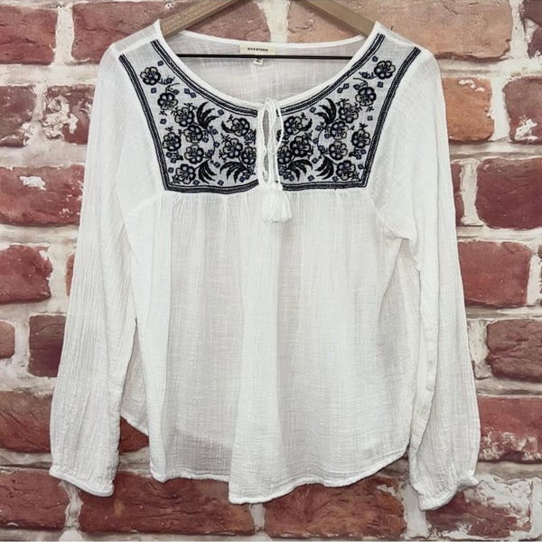 Max Studio White Embroidered Tunic Top with Tassel Neckline Size L