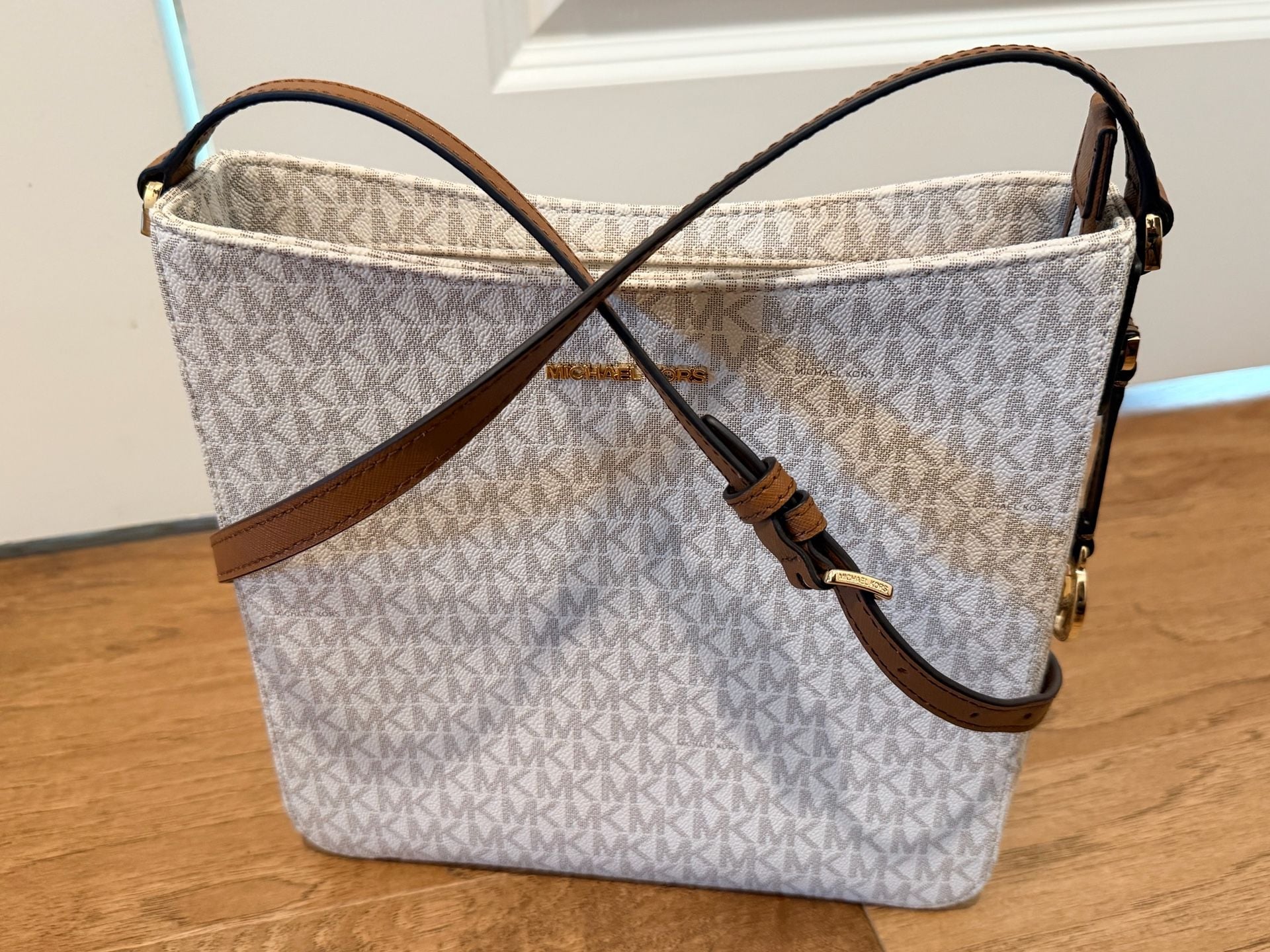 Michael Kors Jet Set Signature Logo Crossbody Bag Vanilla Brown Gold 7