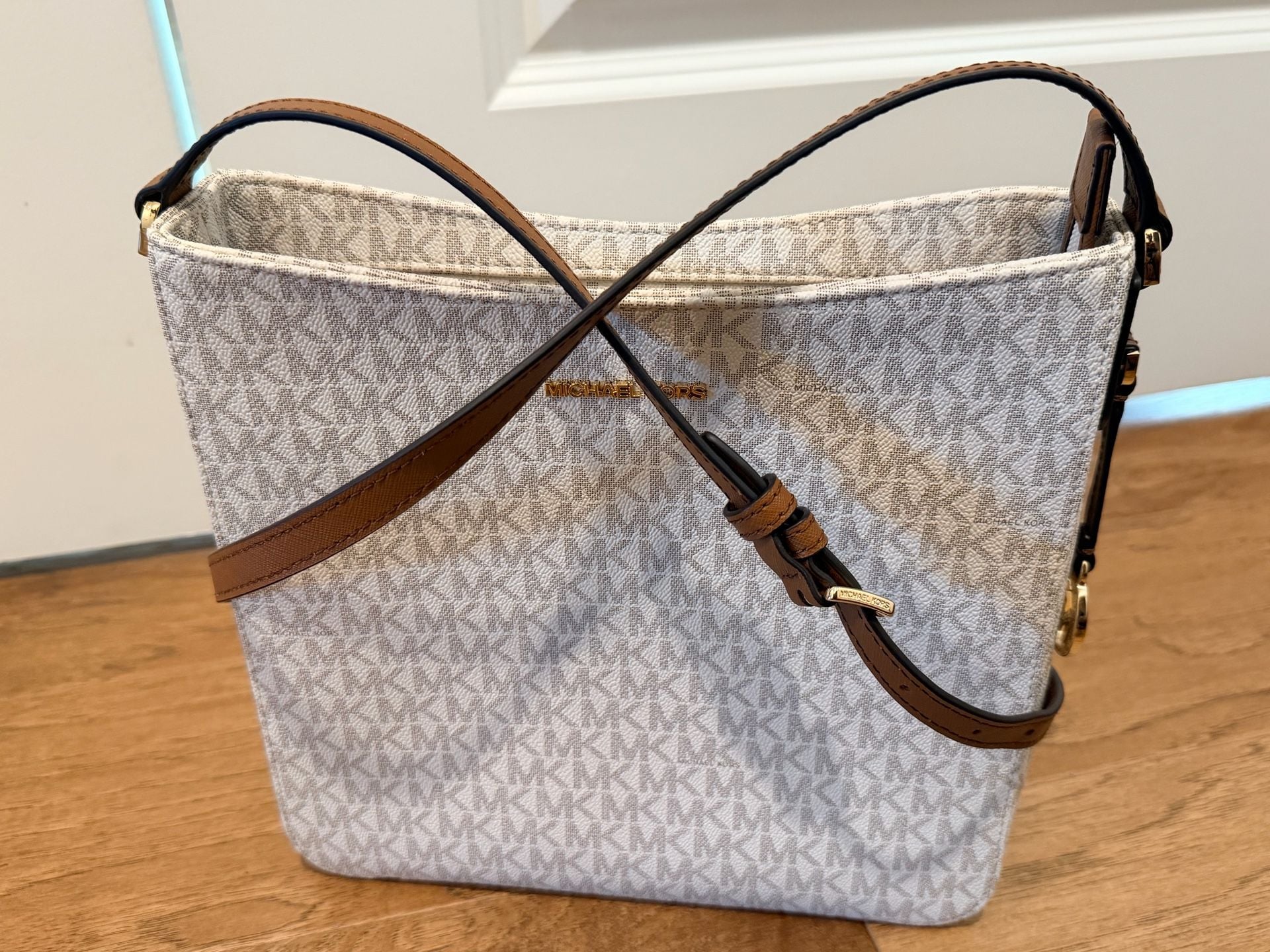 Michael Kors Jet Set Signature Logo Crossbody Bag Vanilla Brown Gold 8