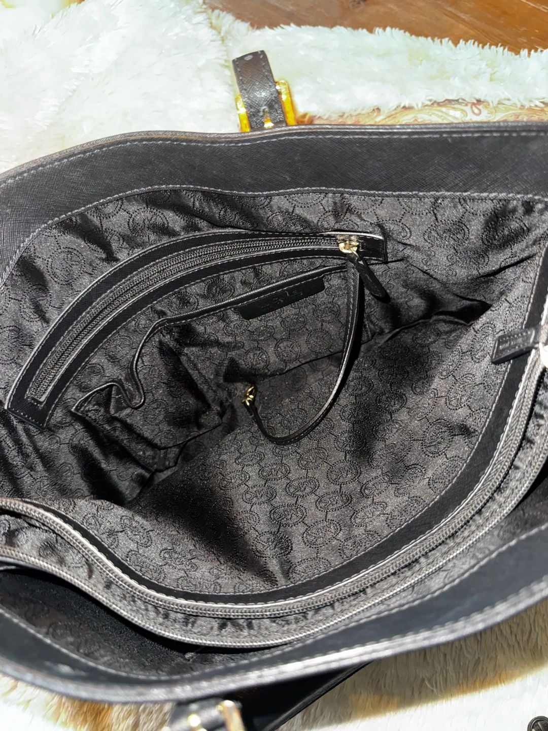 Michael Kors Jet Set Medium Leather Pocket Tote Black 8