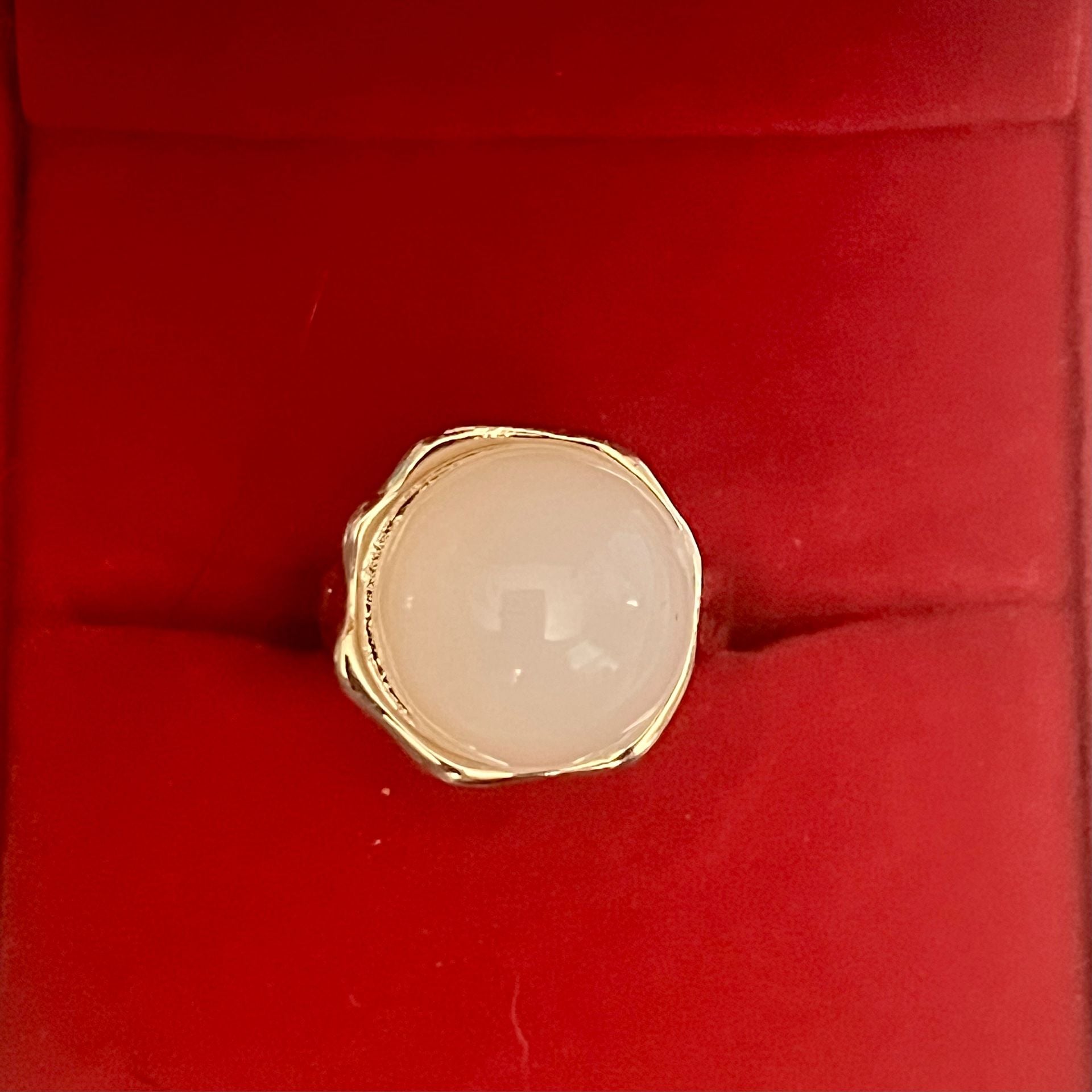 Gold-Tone White Cabochon Stone Open Ring Size 6 4