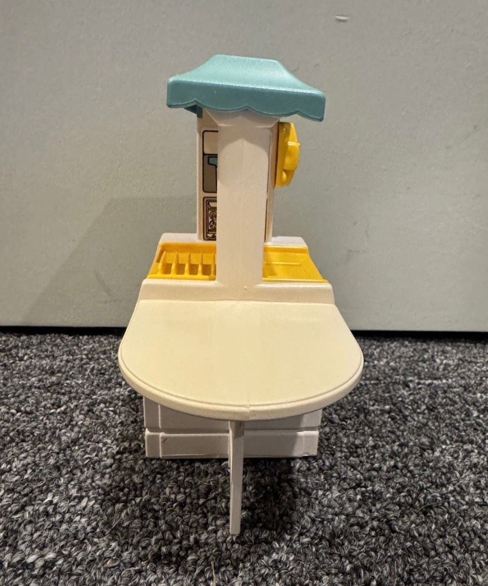 Vintage 90s Little Tikes Grandma’s Cottage Dollhouse & 3PC Party Kitchen Set 11