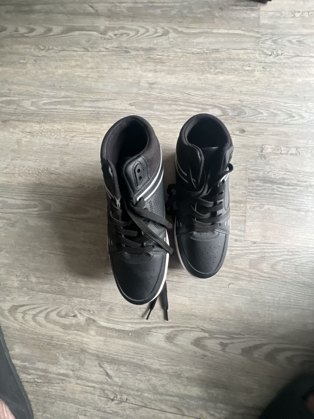 Black High Top Sneakers with Roller Wheels Size 37 2