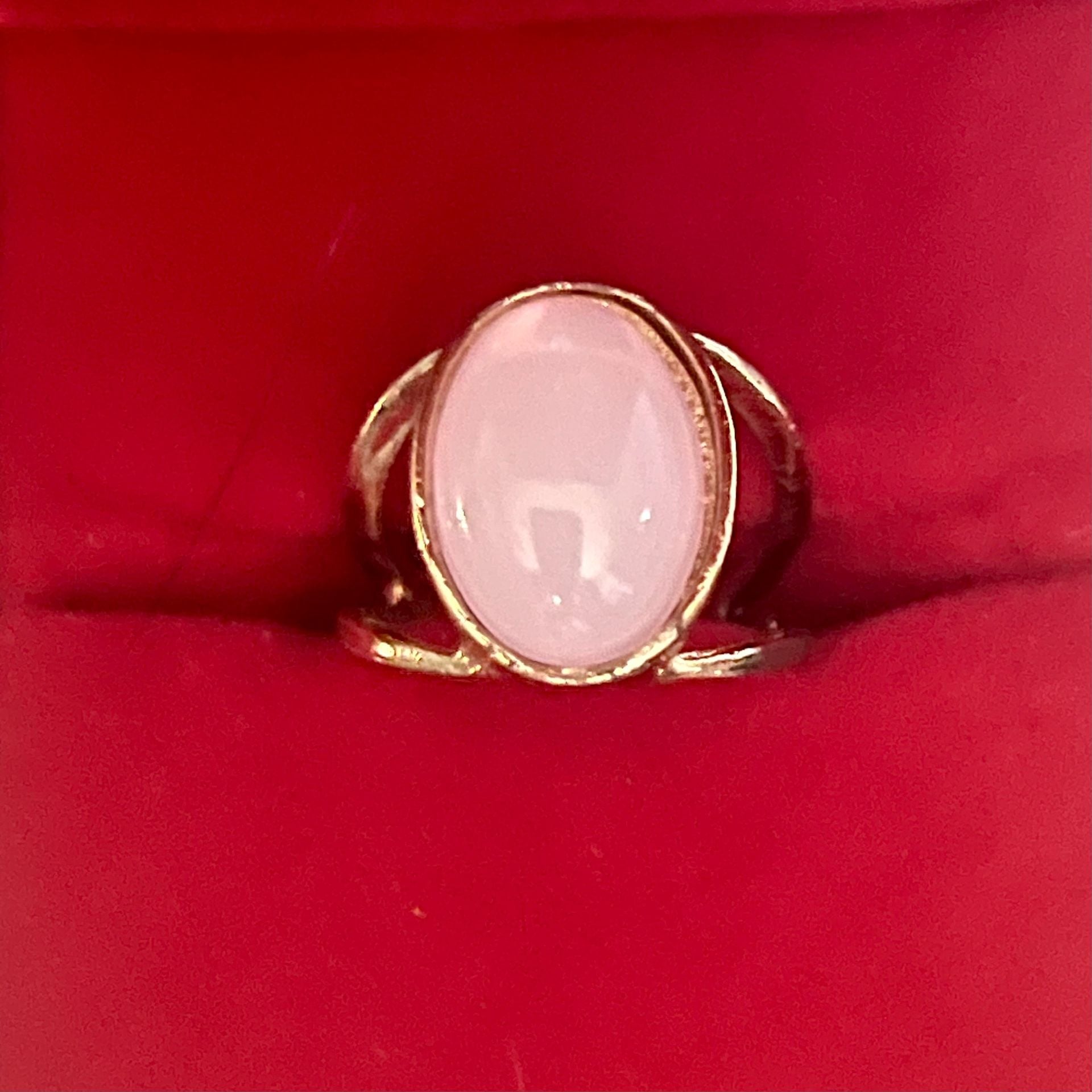 Vintage Rose Quartz Cabochon Gold Tone Cocktail Ring Size 6 4