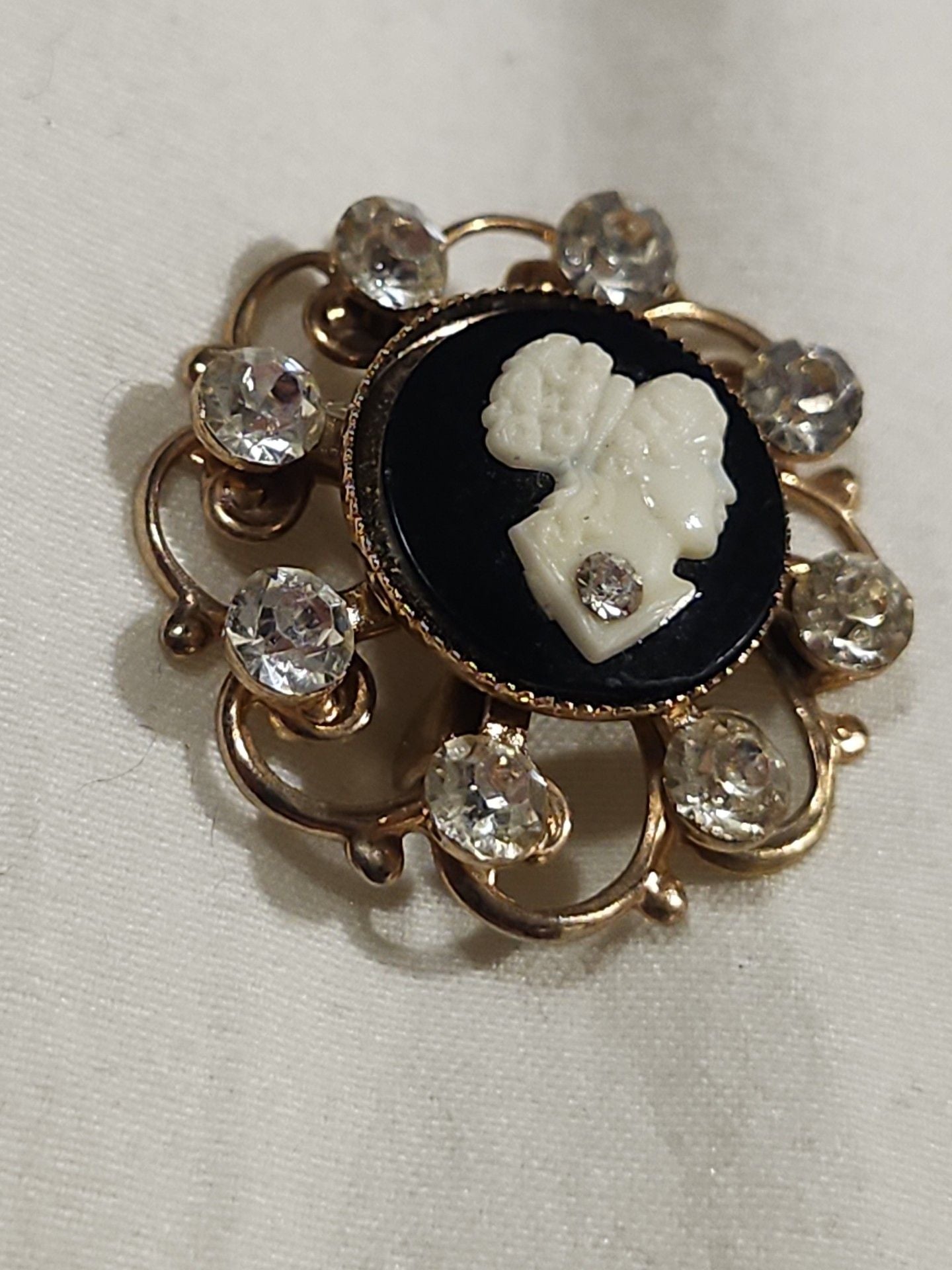 Vintage Gold Tone Cameo Brooch with Rhinestones and Black Background 5