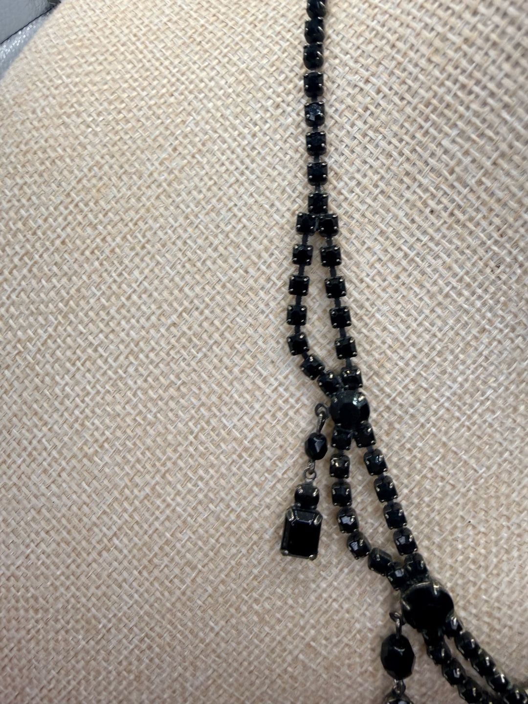 Vintage Black Rhinestone Chandelier Necklace 16 Inch 7