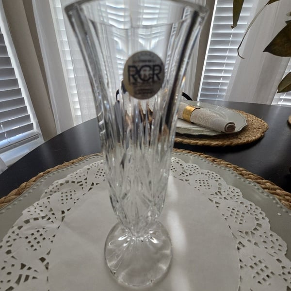 RCR Royal Crystal Rock 24% Lead Crystal Pedestal Bud Vase