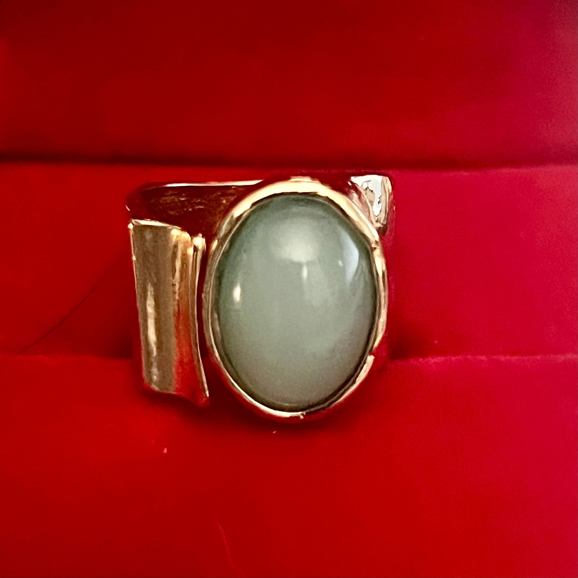 Gold Green Jade Cabochon Artisan Ring Size 6 3