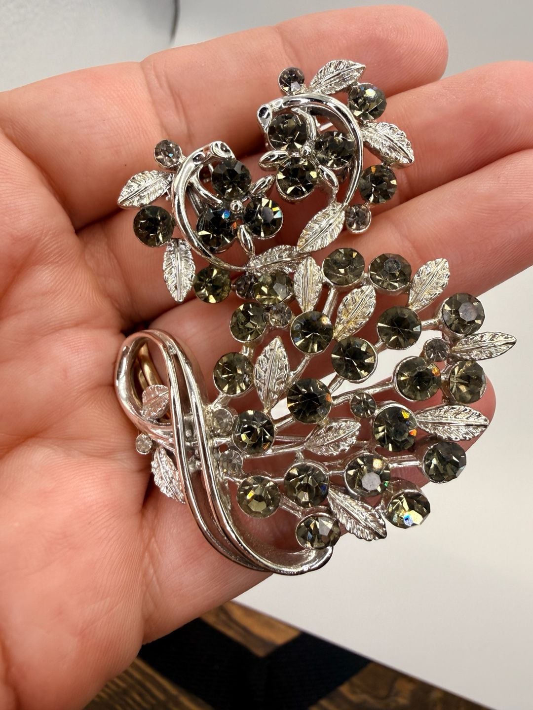 Lisner Rhinestone Brooch And Earrings Set Gray Silver 1