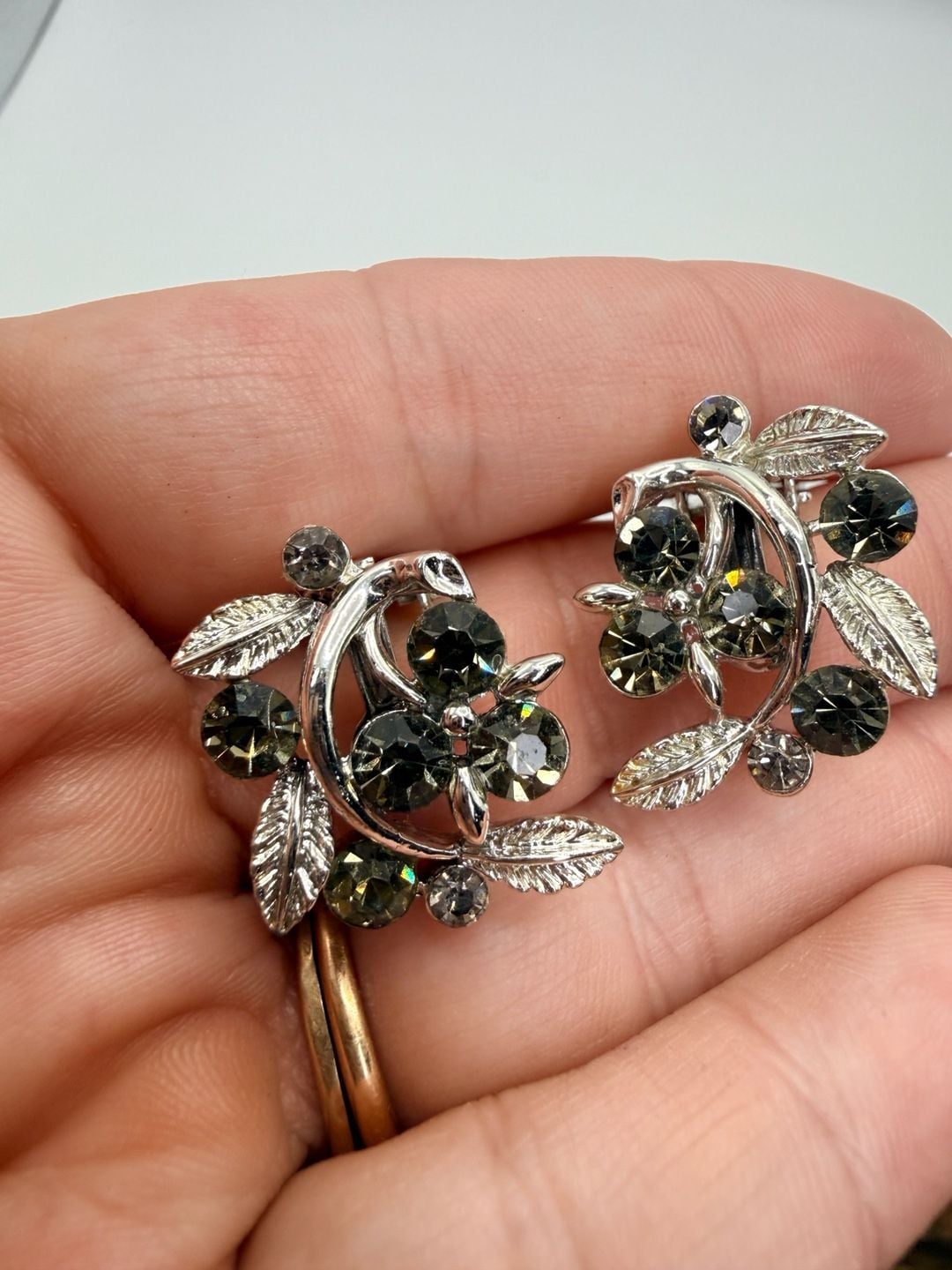 Lisner Rhinestone Brooch And Earrings Set Gray Silver 7