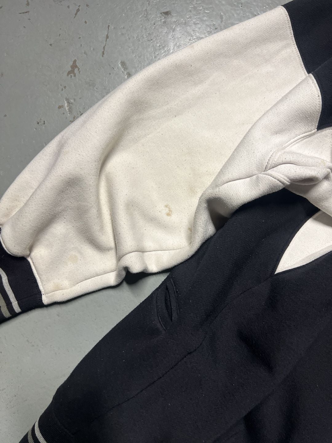 Rocawear Hoodie Size 3XL Black White Y2K Full Zip Jacket 7