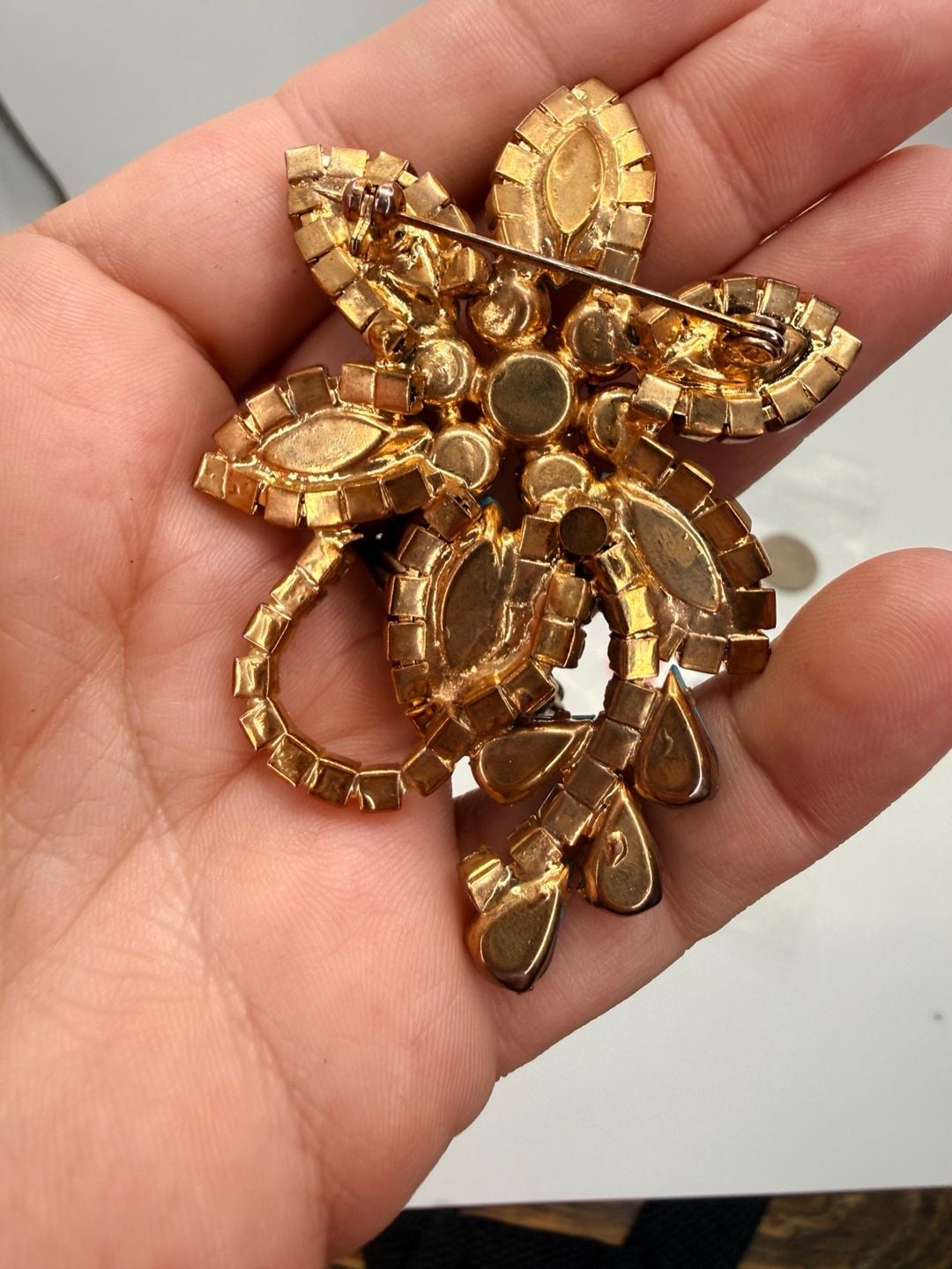 Vintage Statement Flower Brooch Gold Tone Turquoise Rhinestone 4