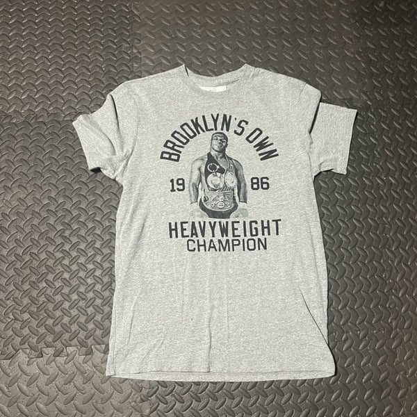 Under Armour Roots Of Fight Mike Tyson Size Small Gray T-Shirt