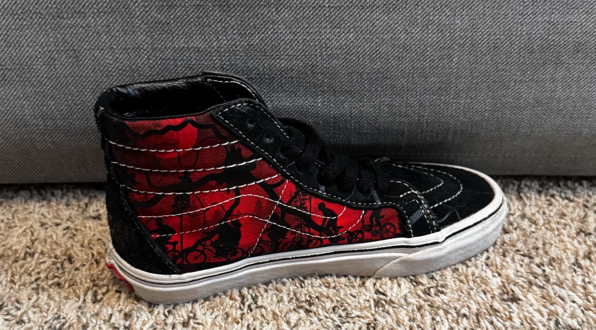 Vans x Stranger Things Sk8-Hi Reissue 'Upside Down' Demogorgon Size M 3.5 / W 5 7